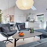 Luxury House For 20 - By Traum *