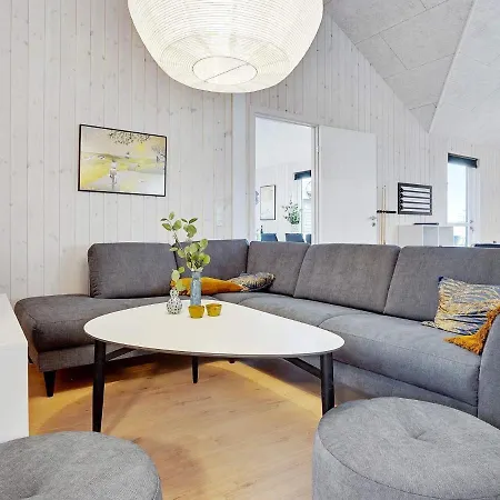 Luxury House For 20