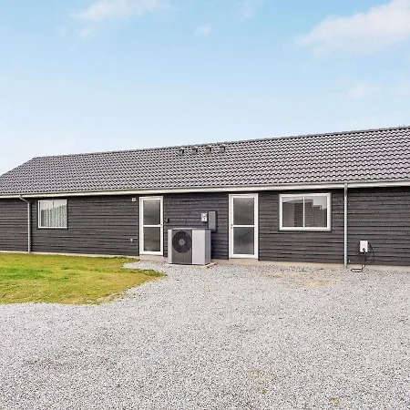 Luxury House For 20 *