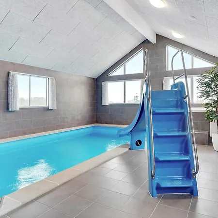 Luxury House For 20 Ferienhaus *
