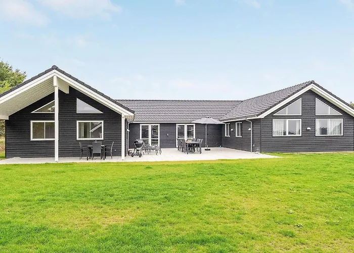 Luxury House For 20 - By Traum